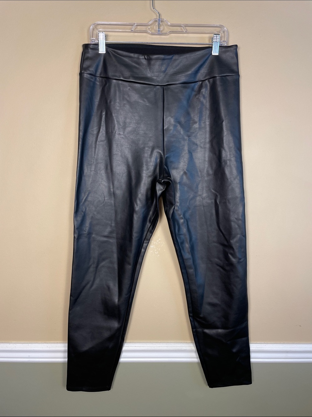 Abercrombie & Fitch Women’s Faux Leather Vegan Black Pull On Leggings